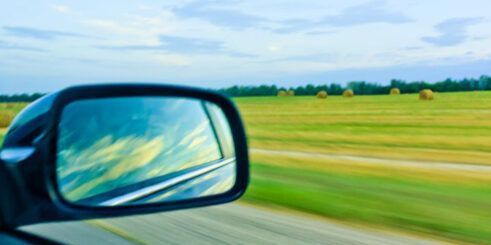 paisaje-con-retrovisor